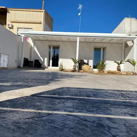 Da Mariano شقة مازارا ديل فالو